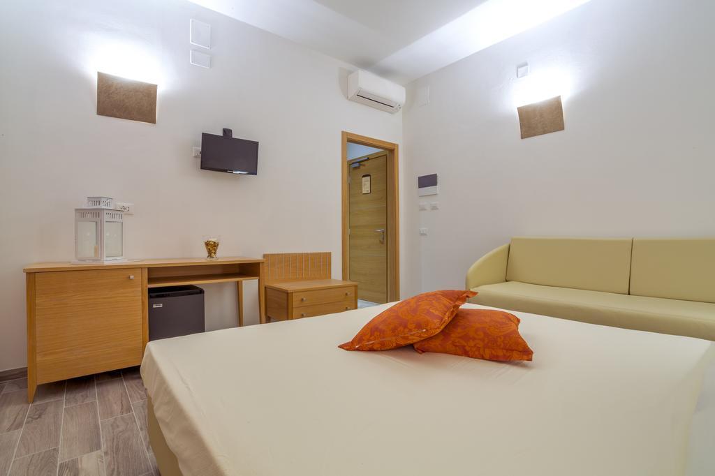 Hotel Il Buongustaio Massa  Værelse billede